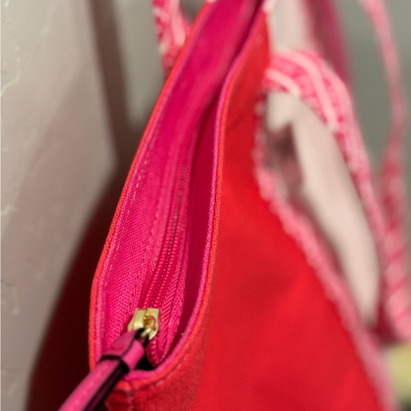 😍👙Victoria’s Secret Colorblock Tote👙😍(limited edition newspaper vol 1) - Picture 6 of 10